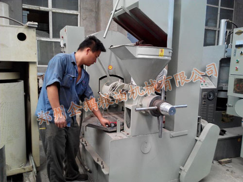 ���b������ե�͙C(j��)�M(j��n)�г��Sǰ�����z��